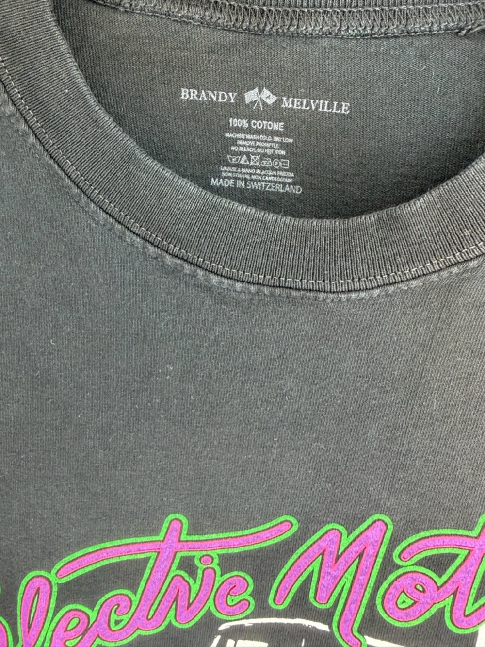 Brandy Melville Electric Motors Classic Car Graphic Tee size Small or Medium - Picture 4 of 6